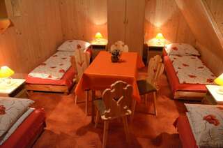 Проживание в семье Chowańcówka Поронин Четырехместный номер с собственной ванной комнатой вне номера-2